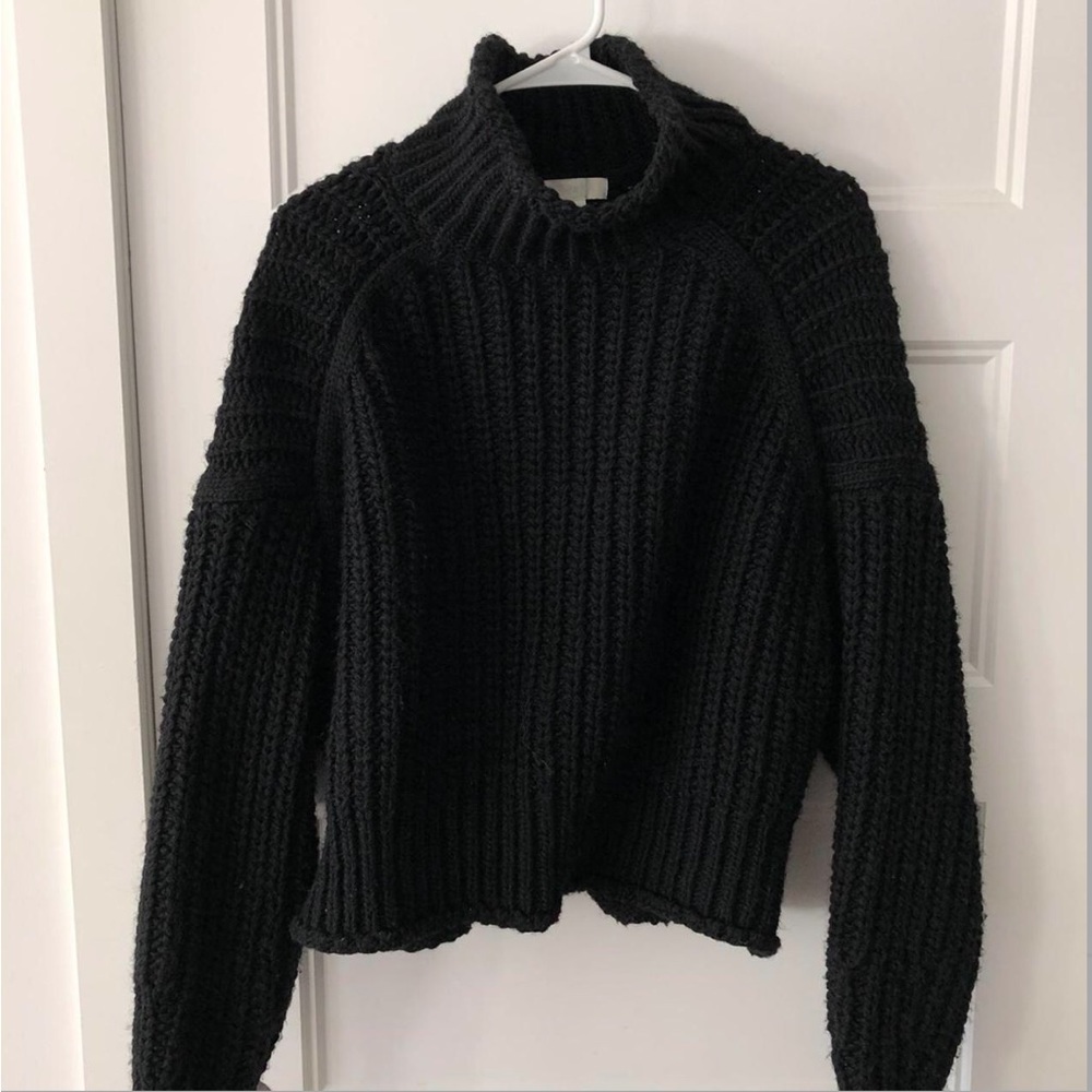 H&M NWOT Turtleneck Sweater